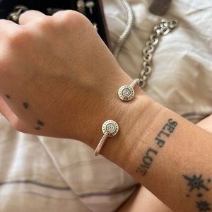 PANDORA BANGLE SIZE SMALL
